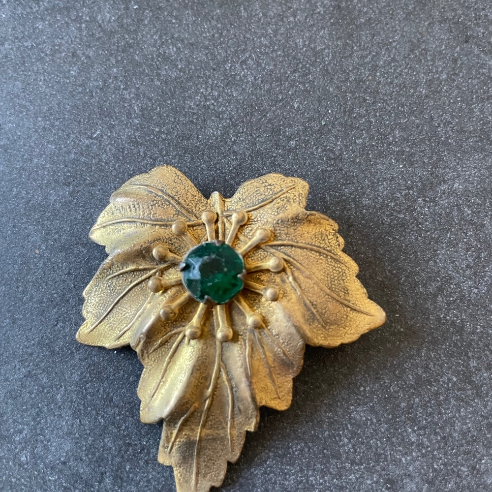❤️ VINTAGE GOLD TONE LEAF SHAPE RHINESTONE ENCRUSTED DRESS SHOE CLIP BRO…
